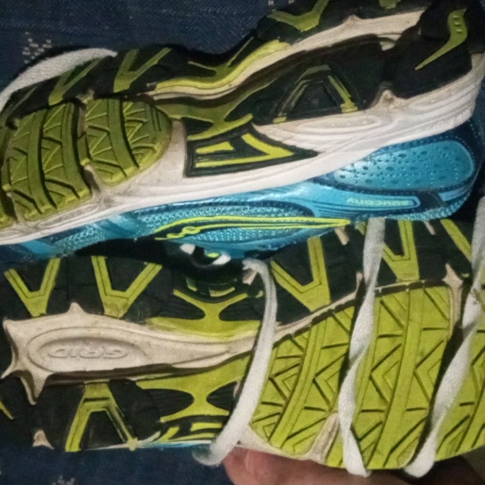 Saucony Tennis shoes - Picture 4 of 5